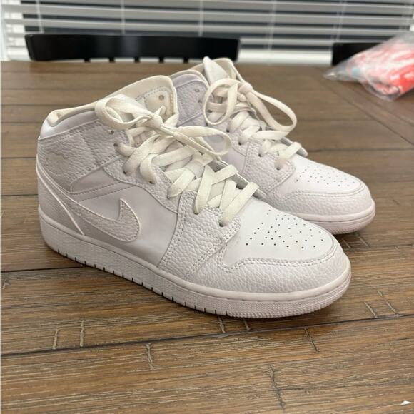 nike air jorden white high top sneakers size 6y - Picture 5 of 8